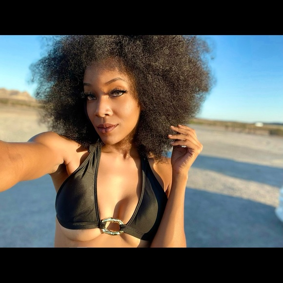 Follow Me! I need more Followers 😊 - Picture 1 of 1